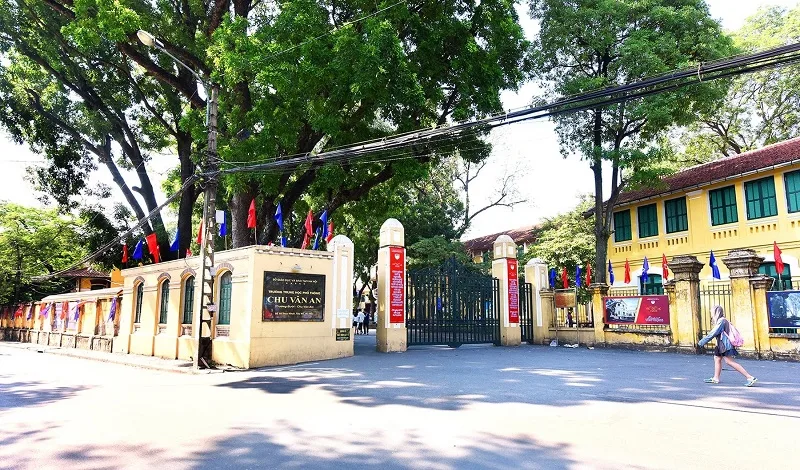 top 10 truong thpt tot nhat ha noi dinh huong tuong lai cho con